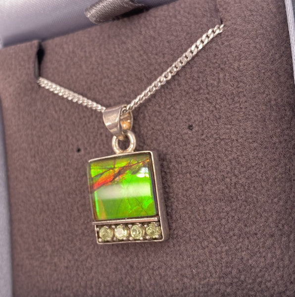 Ammolite Silver Pendant with Peridot Pn: E20562