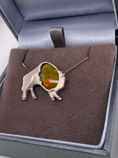 Ammolite Buffalo Silver Pendant with Chain PN E21314