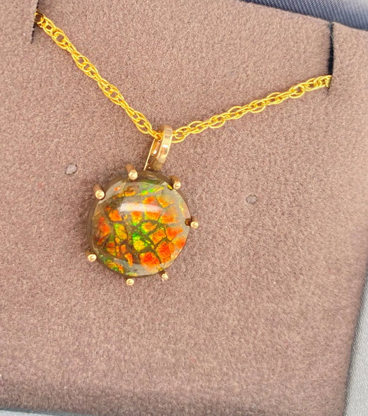 Ammolite Piece of Me Gold Pendant With 14/20 Gold Chain PN: ES157-AA %product from Empire Ammolite