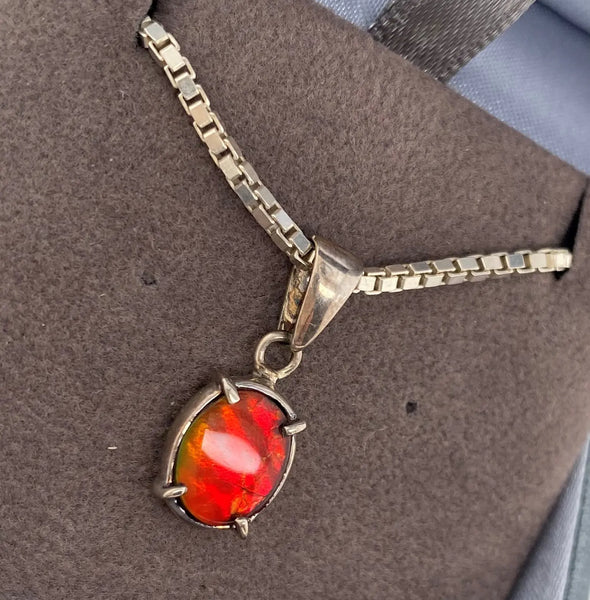 Ammolite Silver Petite Oval Pendant Right View PN E20704