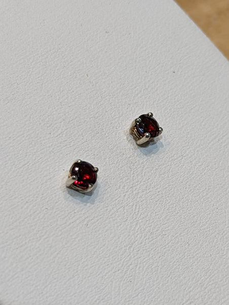 Birthstone 4mm Stud Earrings Set in Sterling Silver PN: E1005-04 %product from Empire Ammolite