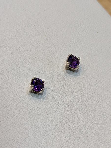 Birthstone 4mm Stud Earrings Set in Sterling Silver PN: E1005-04 %product from Empire Ammolite