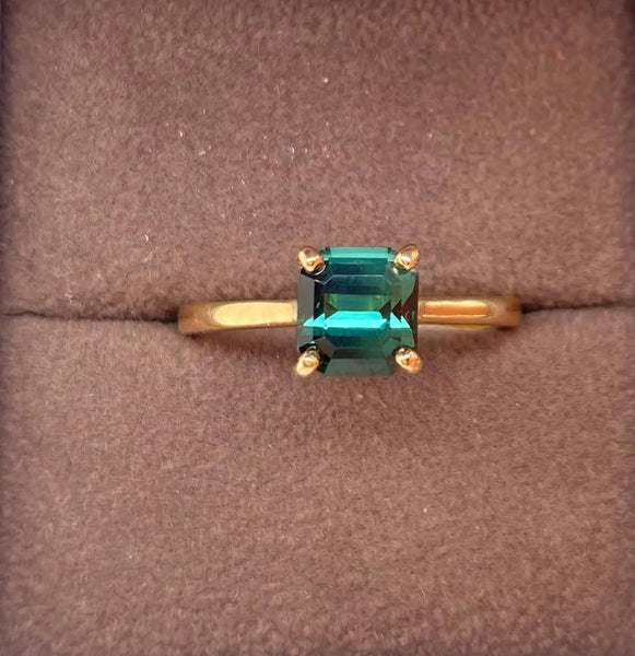 Green Tourmaline Ring with a 1.61ct Gem Set in Gold Ring PN E405G