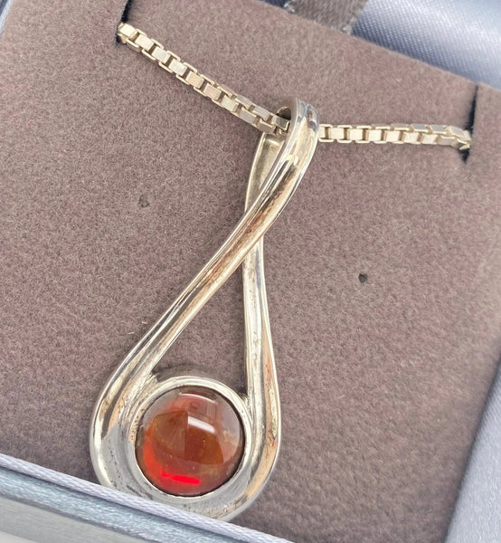Ammolite Silver Pendant with an Infinity Design Right View PN E00424K
