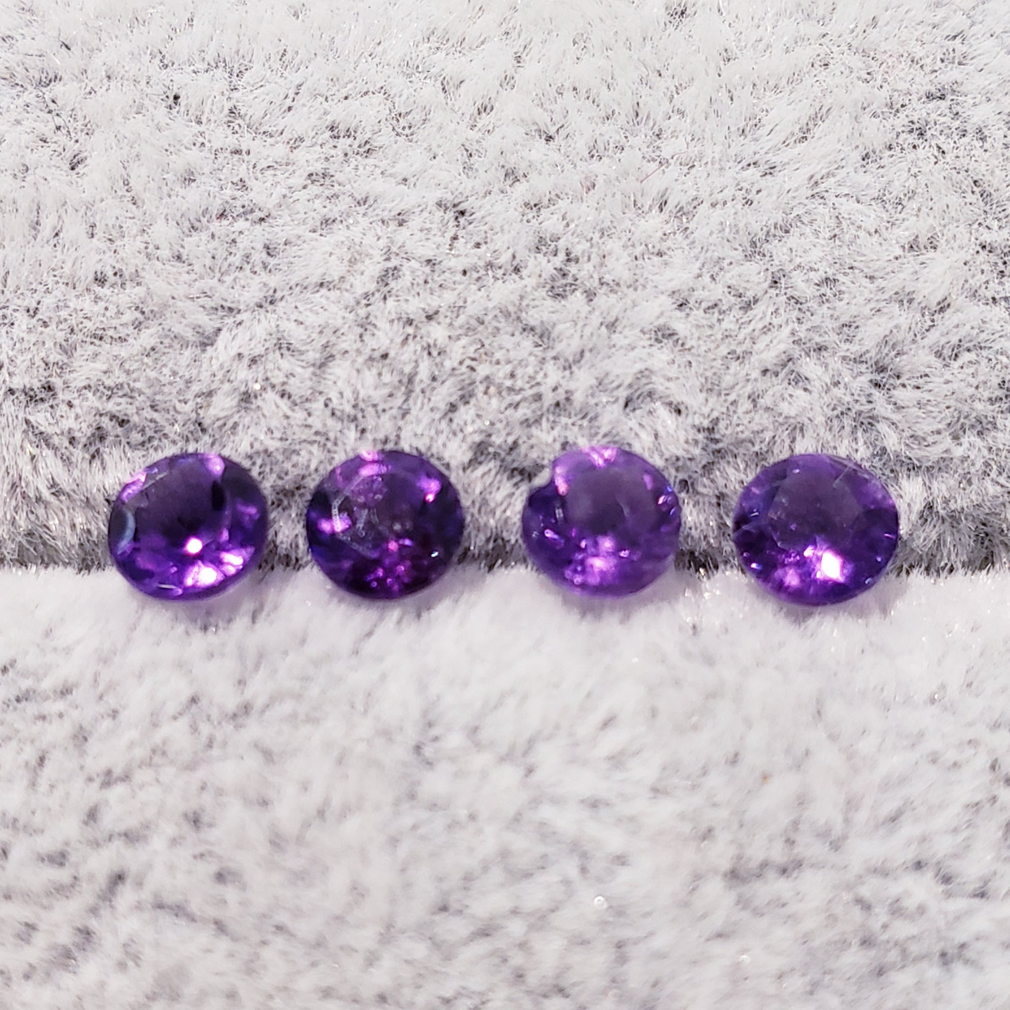 Amethyst 4mm natural and genuine quality gemstone: E00bundle2