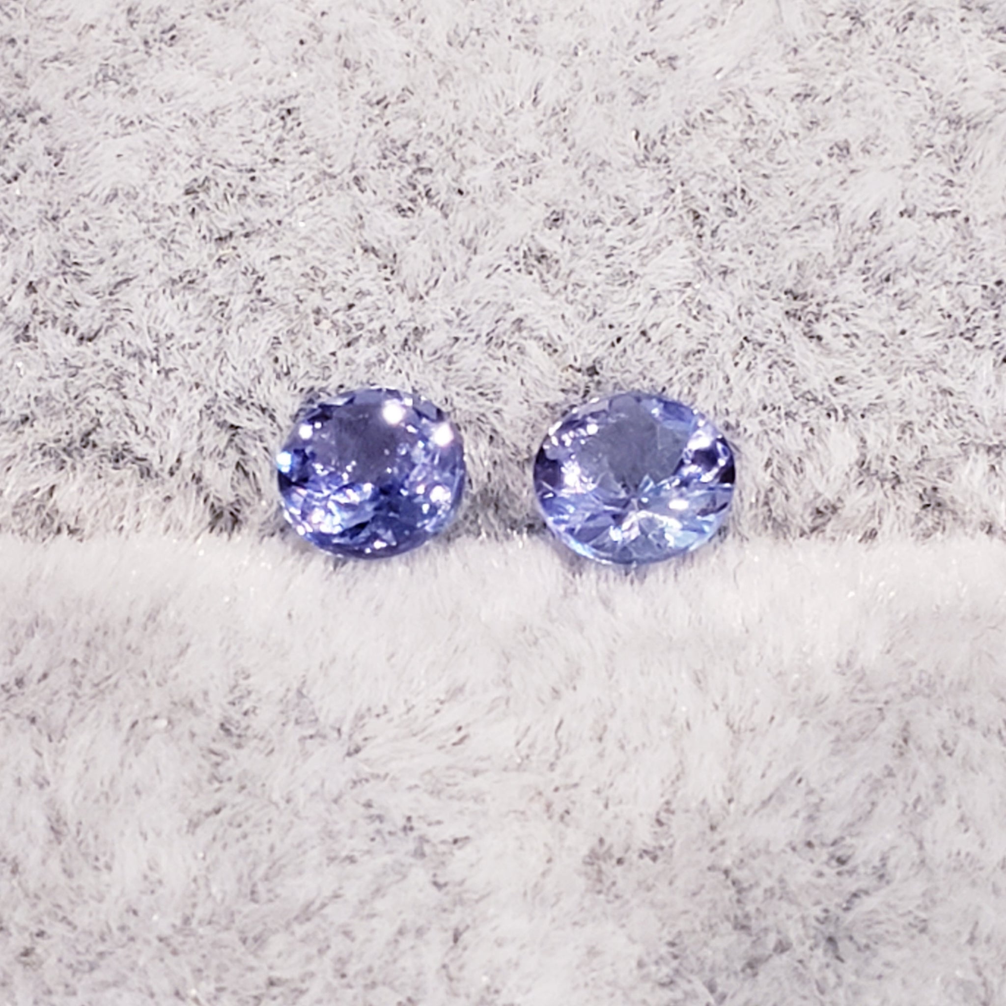 Tanzanite 4mm natural and genuine quality gemstone: E00bundle13