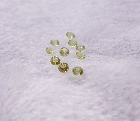 Peridot 2mm natural and genuine quality gemstone : E00bundle51