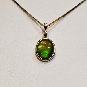 Ammolite Gold Oval Pendant with 8x10mm Gemstone and Chain Pn: E03371E %product from Empire Ammolite