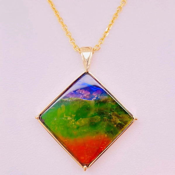 Ammolite Gold Pendant that is 20mm Square PN E21273 