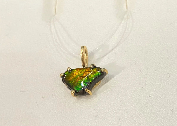 Ammolite Piece of Me Gold Pendant With 14/20 Gold Chain PN: ES157-AA %product from Empire Ammolite
