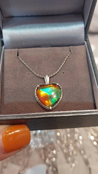 Ammolite Silver Pendant with Heart Shaped Setting Right View PN E21331 