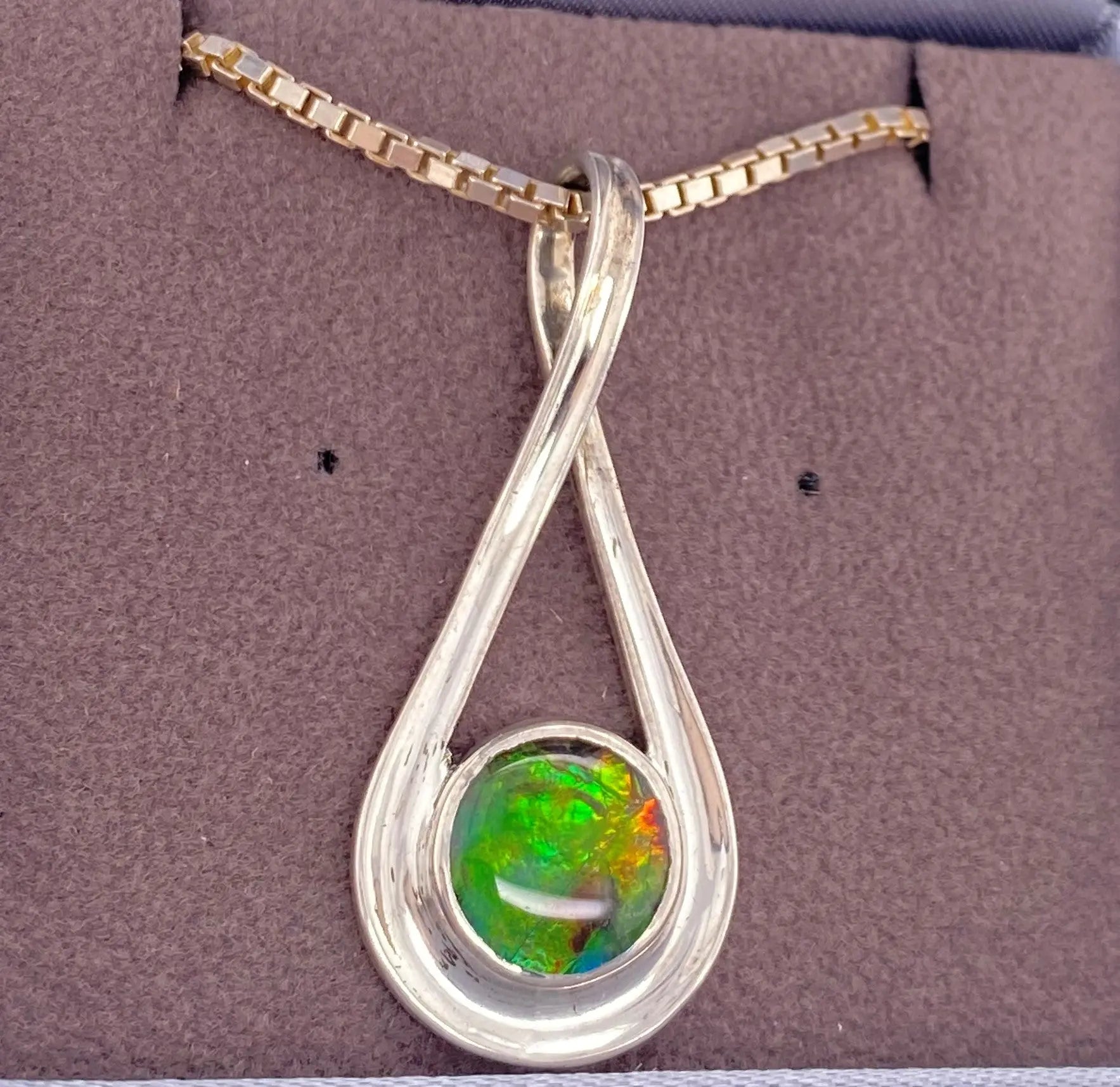 Ammolite Silver Pendant with an Infinity Design Right View  PN E20423 