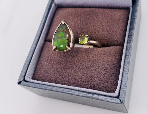 Ammolite Silver Split Ring with a Peridot Accent Right View PN E20612 
