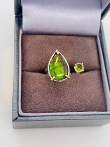 Ammolite Silver Split Ring with a Peridot Accent PN E20612 