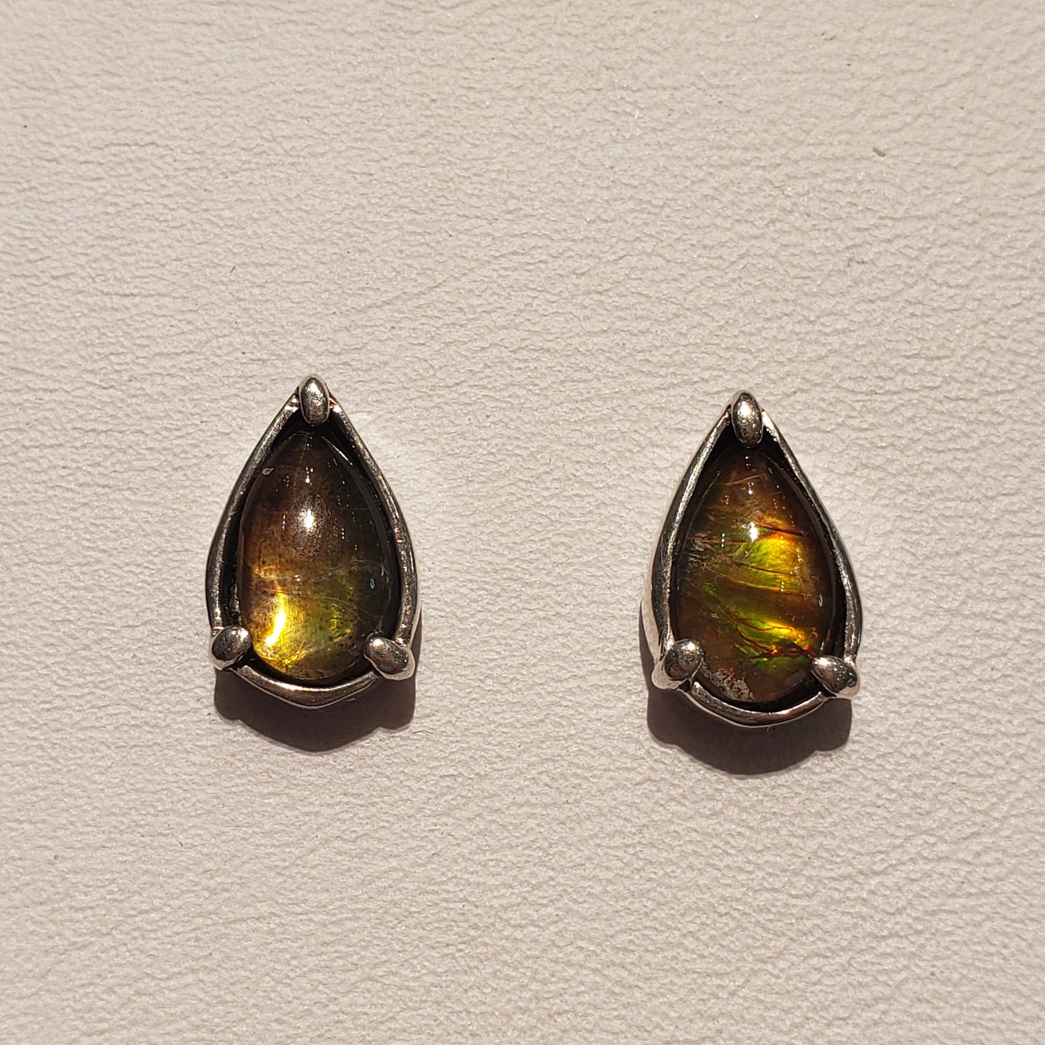 Petite Pear Silver Earrings Pn. E00423T %product from Empire Ammolite