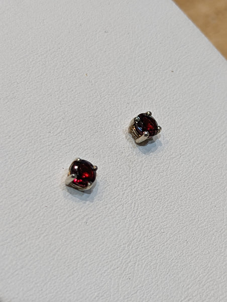 Birthstone Stud Gold Earrings with 4mm Gemstone PN: E676438 %product from Empire Ammolite