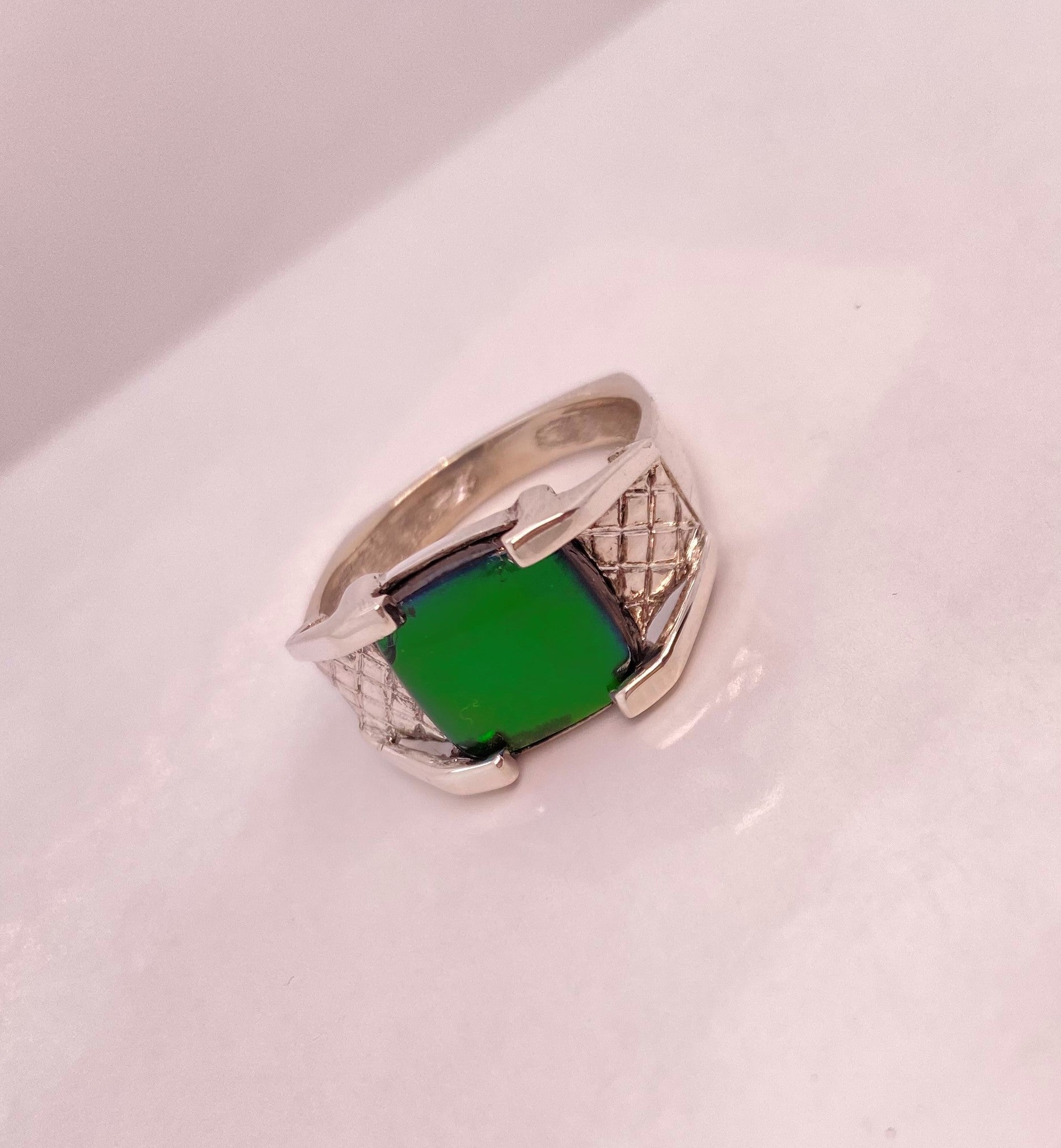 Ammolite Silver Ring with a Checker Pattern PN E21283 %product from Empire Ammolite