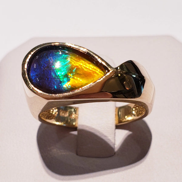 Gold Ring with Teardrop Ammolite Gemstone PN:AF-8N30 %product from Empire Ammolite