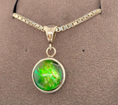 Ammolite Round Pendant Set in Sterling Silver Right View PN E004247