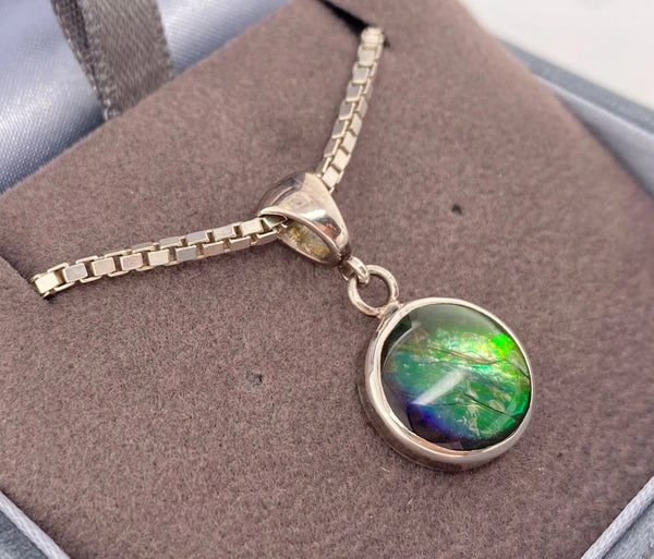 Ammolite Round Pendant Set in Sterling Silver PN E004247